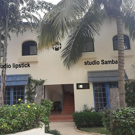Studio Lipstick 살리 포르투달 외부 사진